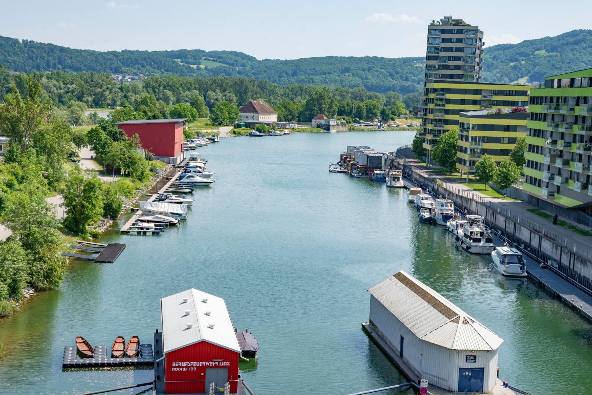 Trans World Hotel Donauwelle Linz Exterior foto