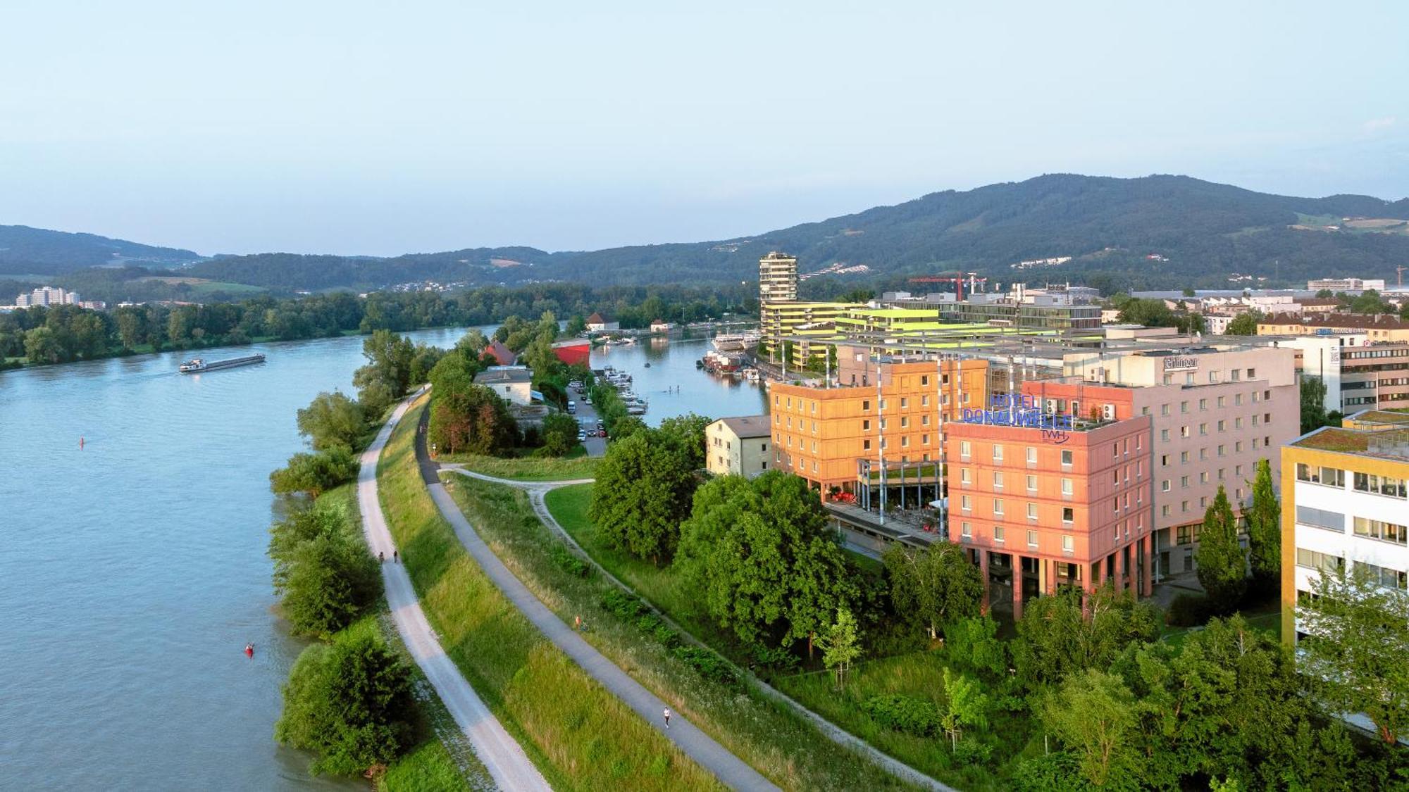Trans World Hotel Donauwelle Linz Exterior foto